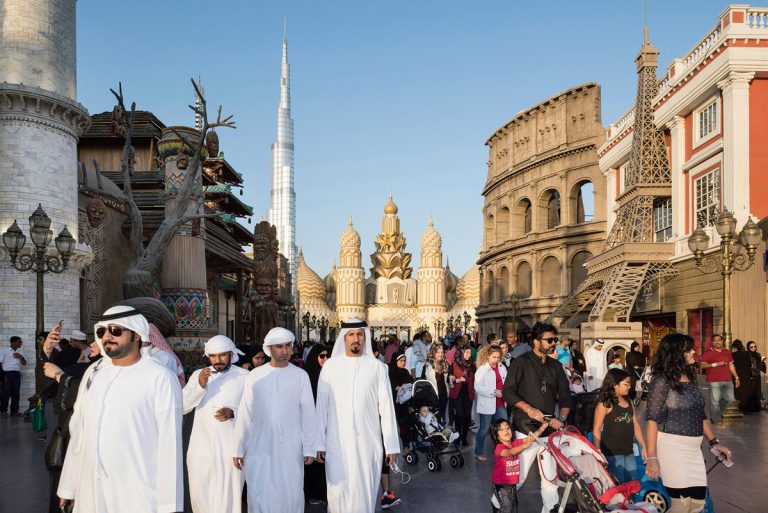 Winter Markets in Dubai: A Spectacle of Festive Splendor in the Desert Oasis